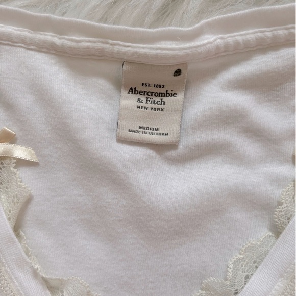 Abercrombie and Fitch Babydoll Top - Picture 2 of 8